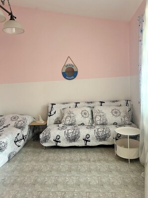 2 bedrooms, WiFi, bed sheets