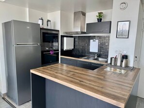 Micro-ondes, four, plaque de cuisson, lave-vaisselle
