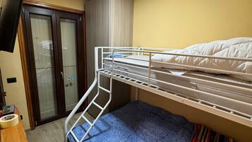 2 chambres, fer et planche Ă repasser, Wi-Fi, draps fournis