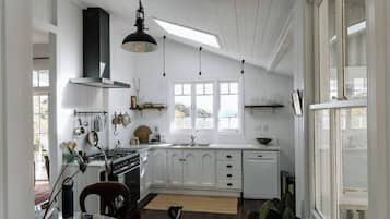 Oven, stovetop, dishwasher, toaster