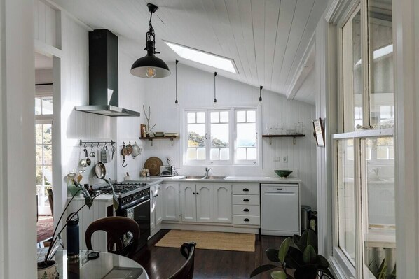 Oven, stovetop, dishwasher, toaster