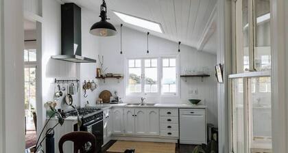 Seclusion, Rest and Romance at Gracie Cottage!