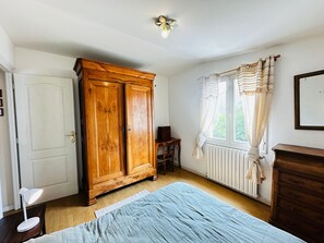 3 bedrooms, free WiFi - Holiday Home in the Heart of Fouras, 5 People, Garden, Near Beach (Fouras)