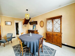 Dining - Holiday Home in the Heart of Fouras, 5 People, Garden, Near Beach (Fouras)