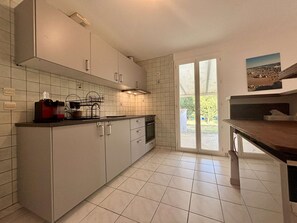 Réfrigérateur, micro-ondes, four, lave-vaisselle