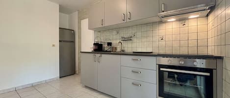 KylskÄp, mikrovÄgsugn, ugn och diskmaskin