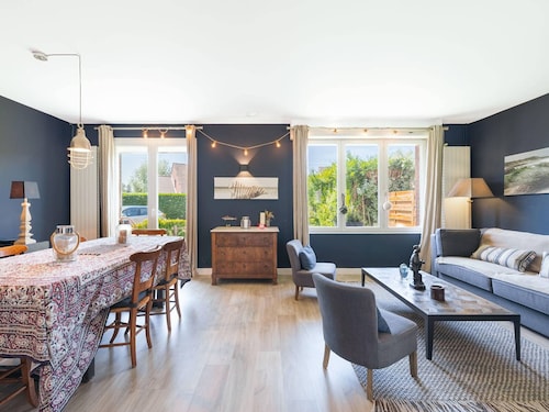 Spacious house with garden and pets allowed