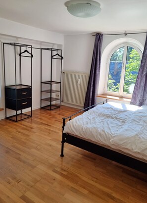 1 bedroom, travel crib, free WiFi, bed sheets