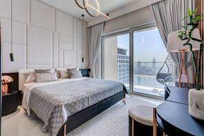 2 bedrooms, iron/ironing board, travel cot, WiFi - Beachfront Bliss 2Bedroom in Grand Bleu (Emaar Beachfront)