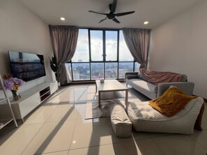 Departamento superior, 3 habitaciones, balcón, vista a la ciudad | Vista desde la habitación