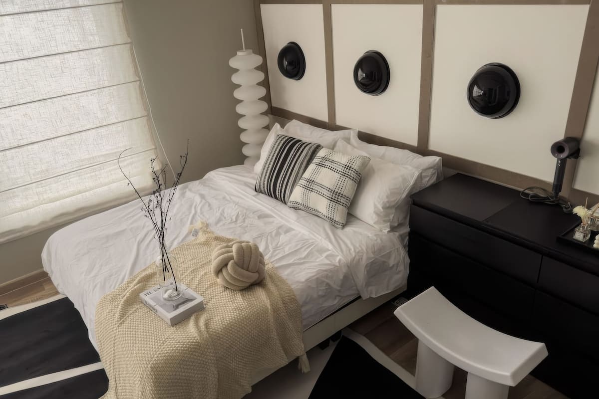 Superior Apartment, 3 Bedrooms, Balcony, City View | Desk, laptop workspace, free WiFi, bed sheets