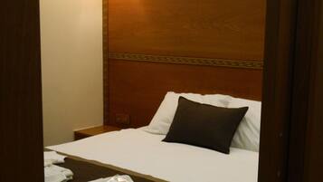 1 Schlafzimmer, BĂŒgeleisen/BĂŒgelbrett, WLAN, BettwĂ€sche