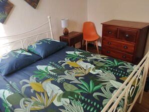 Iron/ironing board, WiFi