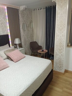 Iron/ironing board, free WiFi, bed sheets
