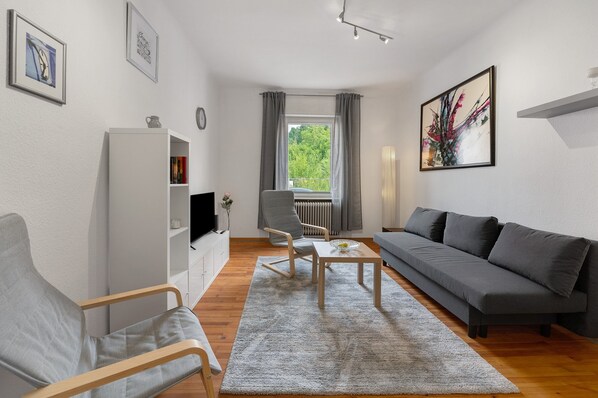 TV - Apartment 'Merzig' with Private Terrace (Merzig)