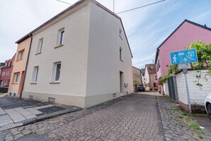 Exterior - Apartment 'Merzig' with Private Terrace (Merzig)