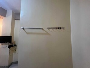 Deluxe Double Room | Bathroom | Towels - OYO 1151 AAM Transient and Guesthouse (Pasay)