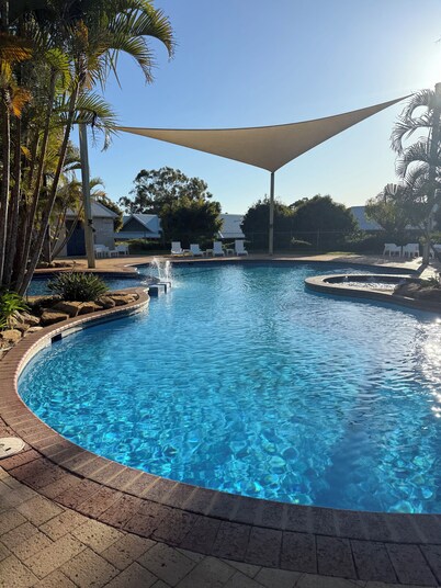 Wanju Mia Mia, Escape to our stylish studio at prestigious Sanctuary Golf Resort