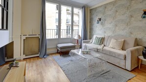 City Apartment, 1 Double Bed with Sofa bed, Non Smoking | Living area - Elegant 1BR Near Eiffel & Champ de Mars (Paris)