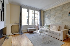 City Apartment, 1 Double Bed with Sofa bed, Non Smoking | Living area | 40-inch Smart TV with satellite channels - Elegant 1BR Near Eiffel & Champ de Mars (Paris)