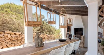 Villa Formentera with amazing views + Private Tennis Court