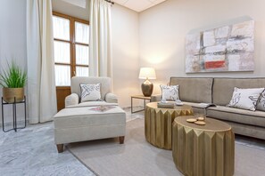 Apartment (3 Bedrooms) | Ruang tamu