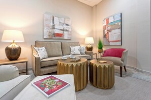 Appartement (3 Bedrooms) | Coin séjour