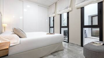 Apartment (3 Bedrooms) | 3 bedrooms, iron/ironing board, free WiFi, bed sheets