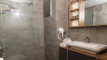 Apartamento conforto, vista para a cidade | Banheiro