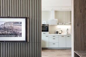 Mikrowelle, Ofen, Herdplatte, Geschirrspüler