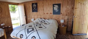 2 chambres, fer et planche à repasser, draps fournis