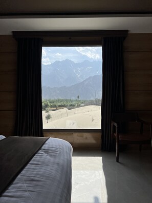 Quadruple Room | Free WiFi - Starlit Hotel Skardu (Skardu)