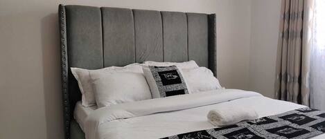 3 bedrooms, iron/ironing board, WiFi, bed sheets
