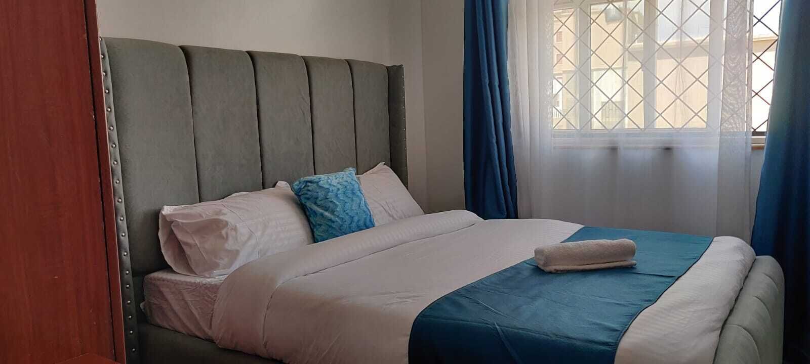 3 habitaciones, tabla de planchar con plancha, wifi y ropa de cama 