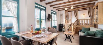 Archangel's Nest -Hug
-Scenic Hideaway 1-bedroom apartment with WiFi, AC