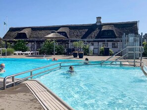 Pool - 5 Person Holiday Park Home in Ronde (Ronde)