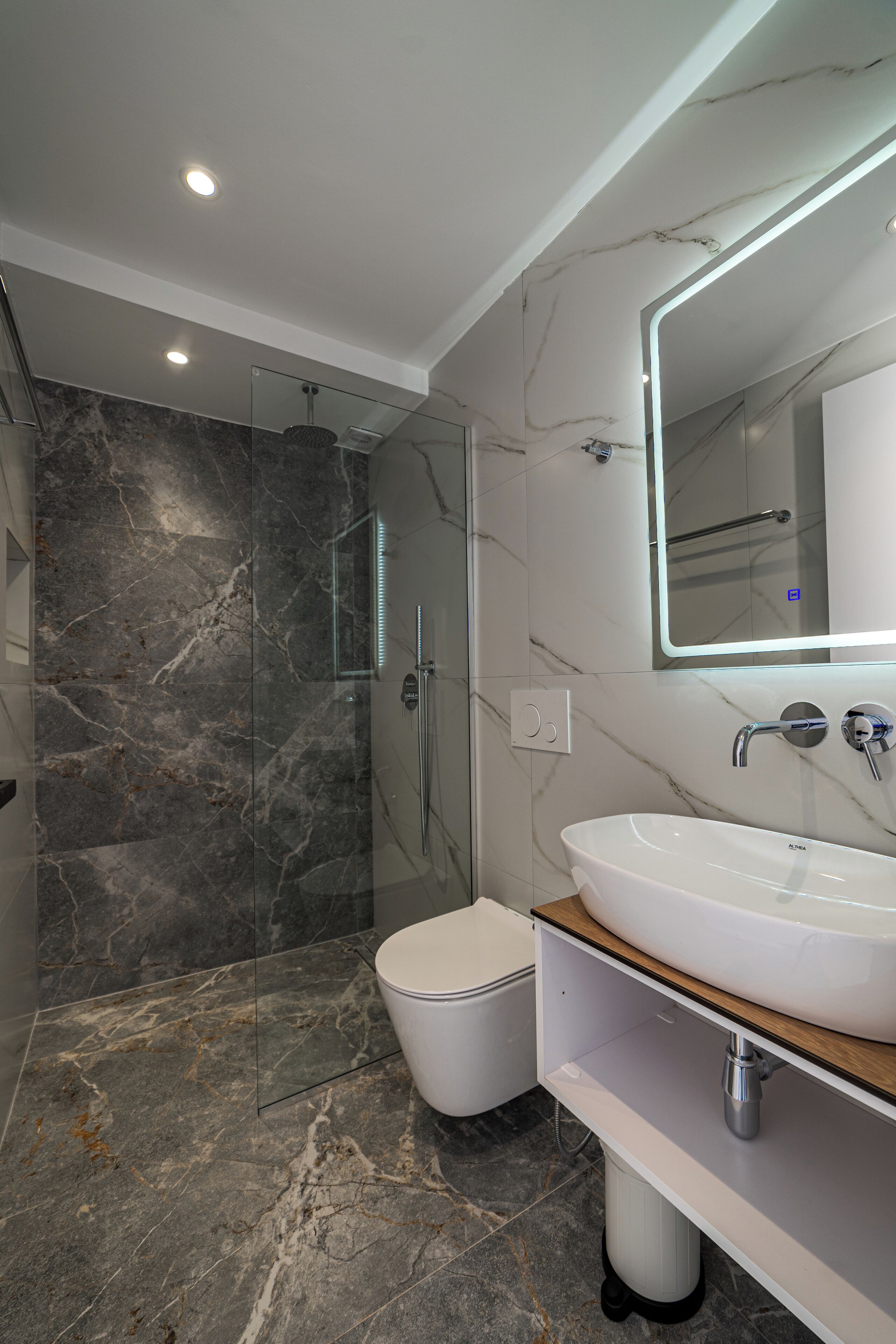 Deluxe Double Room, Balcony, Beach View | Bathroom | Shower, hair dryer, towels, soap