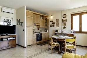 Fridge, microwave, dishwasher, toaster - GuestHost - Seaview Apartment Alghero (Alghero)
