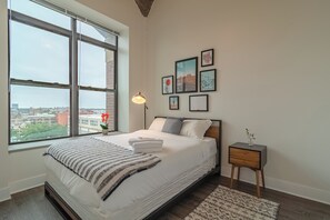 2 室のベッドルーム、アイロン / アイロン台、WiFi (無料)、ベッドシーツ