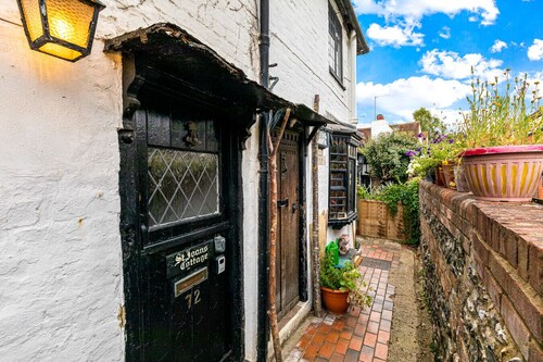 The Snug in the centre of Henley