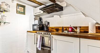 The Snug in the centre of Henley