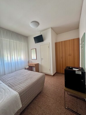 Twin Room, Beach View | In-room safe, desk, free WiFi