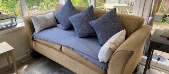 Charming Friendly bed & breakfast in serene Thornhill with WiFi