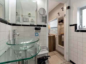 تجهيزات دش، مجففات شعر، مناشف