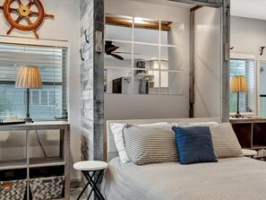 Travel crib, WiFi, bed sheets