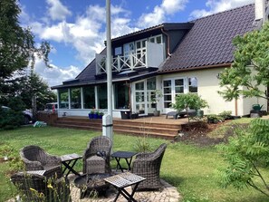 House | Terrace/patio