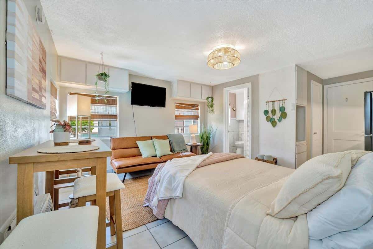 旅行婴儿床、WiFi、床单