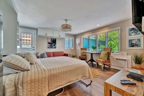 Lit parapluie, Wi-Fi, draps fournis