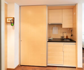 Fridge, microwave