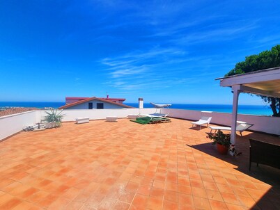 Alisea - rooms in villa with pool and free parking